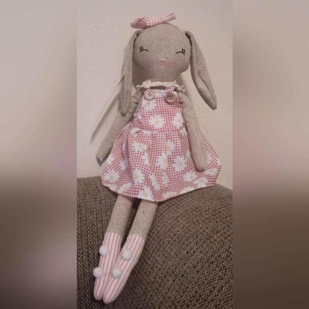NWT Jolie Fleur Spring Collection Bunny Shelf Sitter
